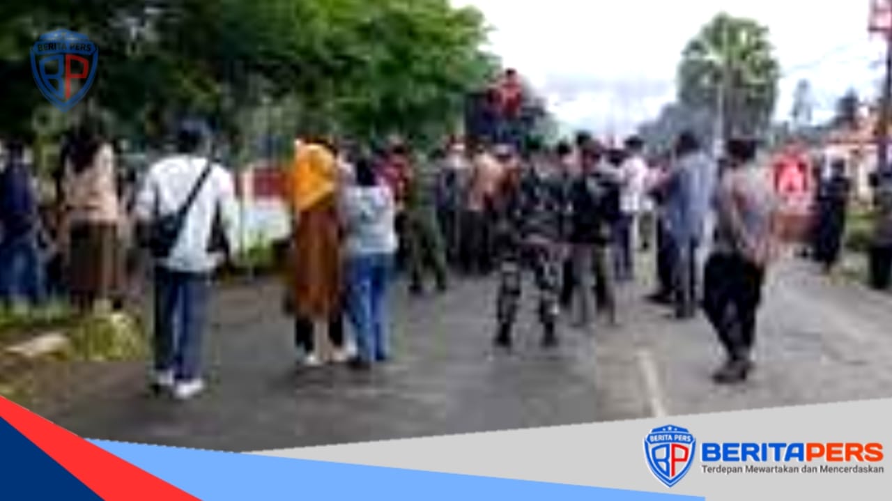 Kantor Camat Galesong Utara Didemo Warganya, Gegara Ini!