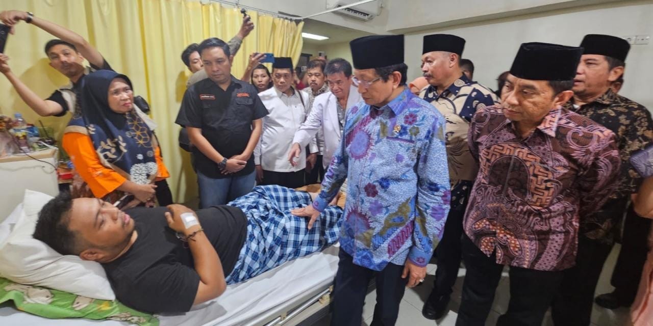 Menag Jenguk Korban Kebakaran DPRD, Didampingi Pihak UIN Alauddin