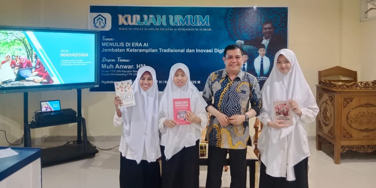 Prenada Media Group Serahkan Buku untuk Mahasiswa STAI Al-Istiqamah Ngata Baru
