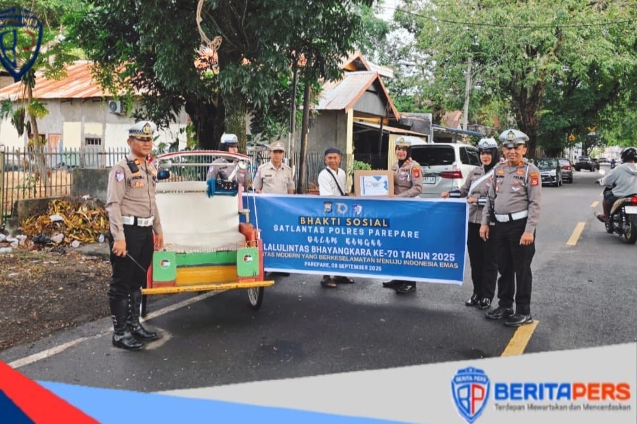 Sambut HUT Lalu Lintas Bhayangkara ke-70, Polisi Parepare Santuni Pengayuh Becak