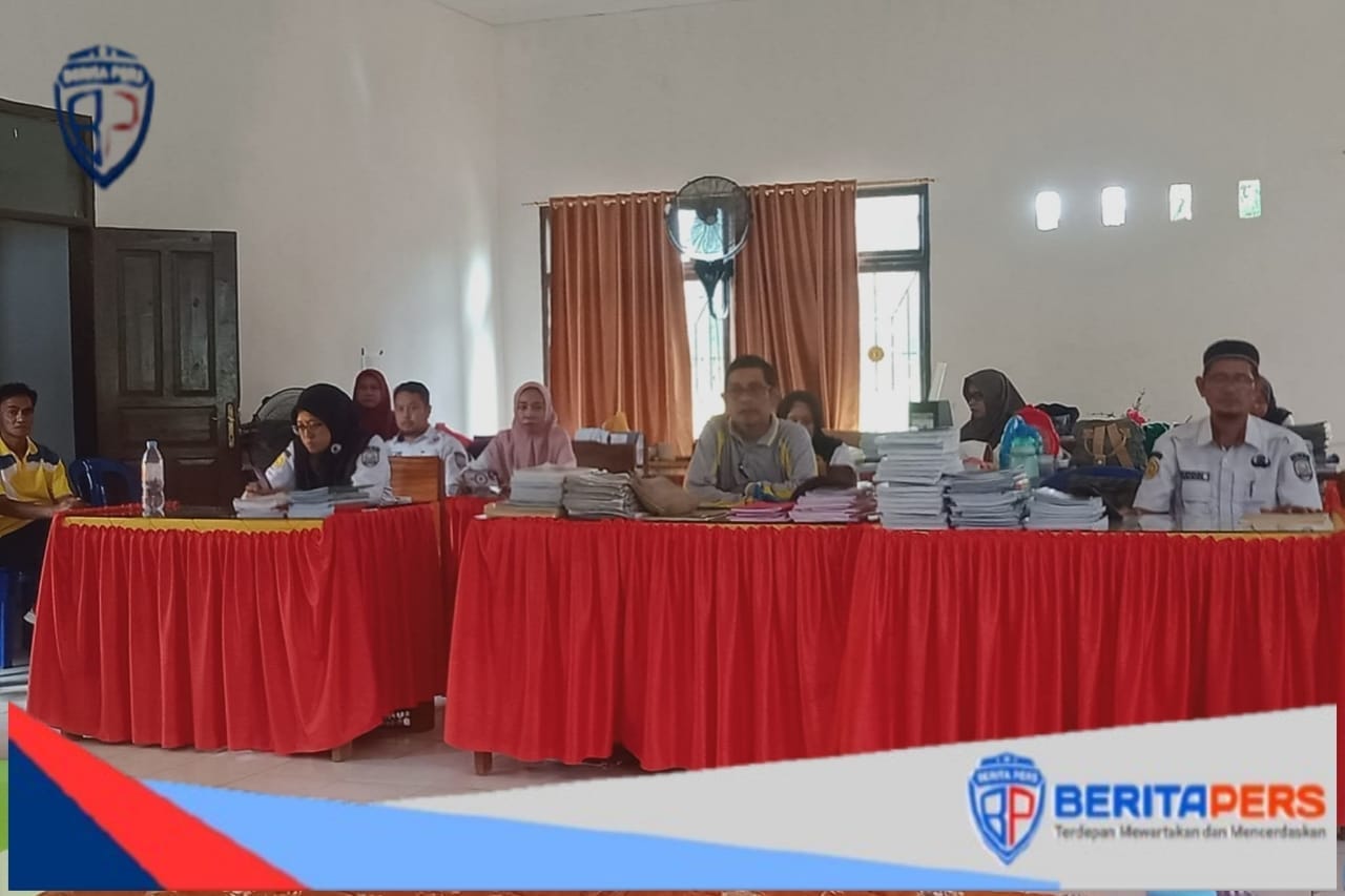 Sosialisasi Zakat, Infaq, Sedekah Disertai Penyerahan Bantuan Pendidikan di SMAN 10
