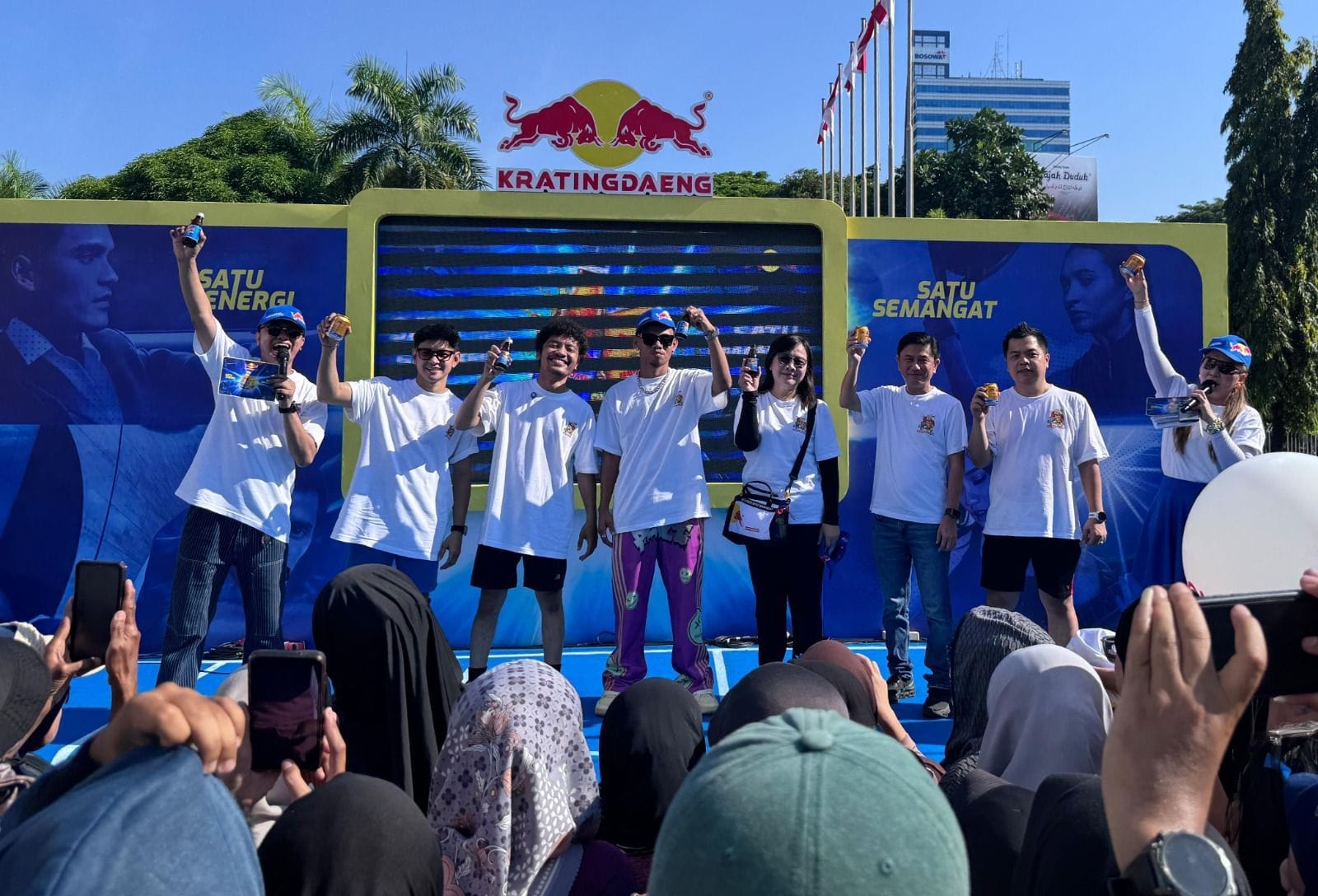 Kratingdaeng Luncurkan “Satu Energi, Satu Semangat” di Monumen Mandala Makassar: Energi untuk Terus Bergerak Maju