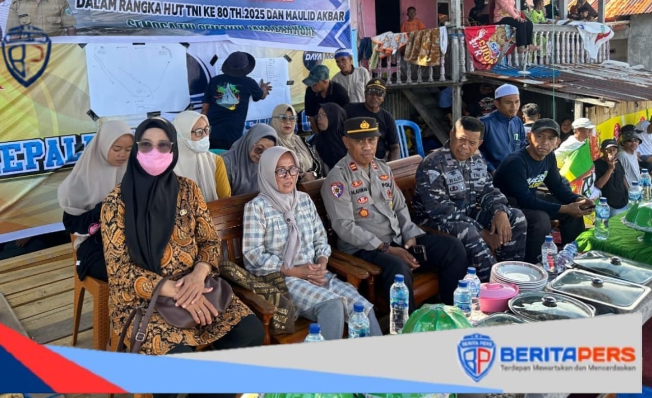 Semarak Lomba Perahu Tradisional Lepa-Lepa di Ujung Lero