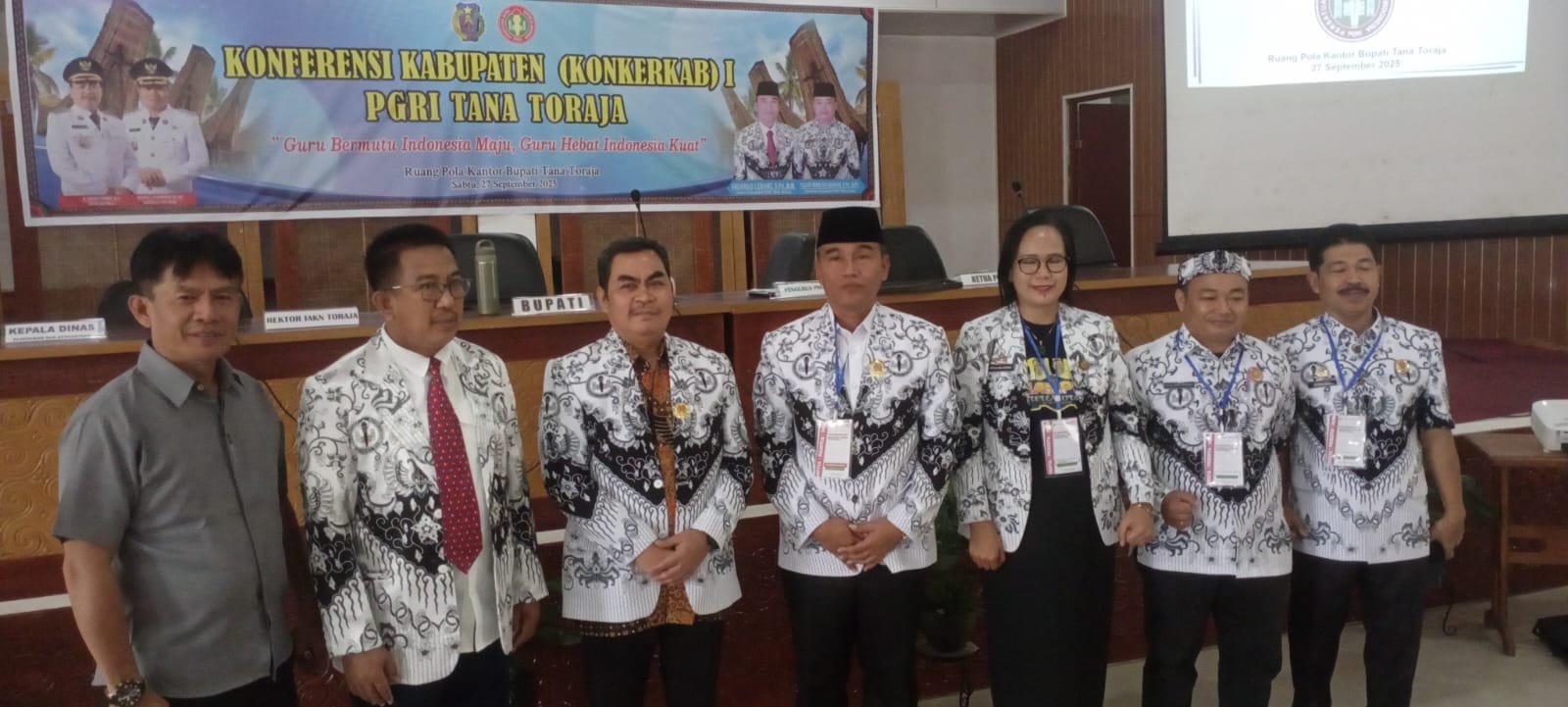 Bupati Tana Toraja Buka Konferensi Kerja I PGRI, Dorong Guru Jadi Garda Terdepan Pendidikan