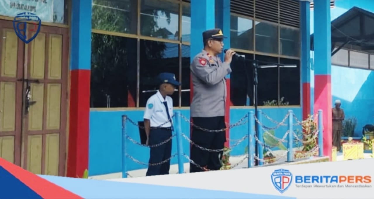 Kapolsub Sektor Lanrisang Jadi Pembina Upacara di SMPN 1 Lanrisang