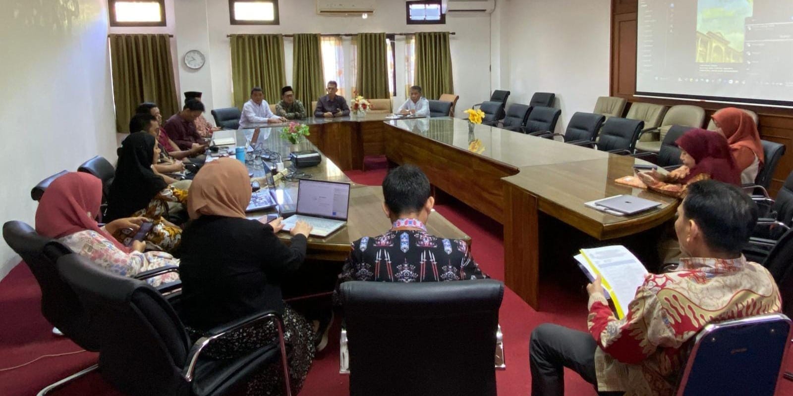 FAH UIN Alauddin Makassar Perkuat Kualitas Pendidikan Melalui Evaluasi Akreditasi