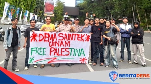 Mahasiswa UIN Alauddin Gelar Aksi Bela Palestina di Monumen Mandala Makassar