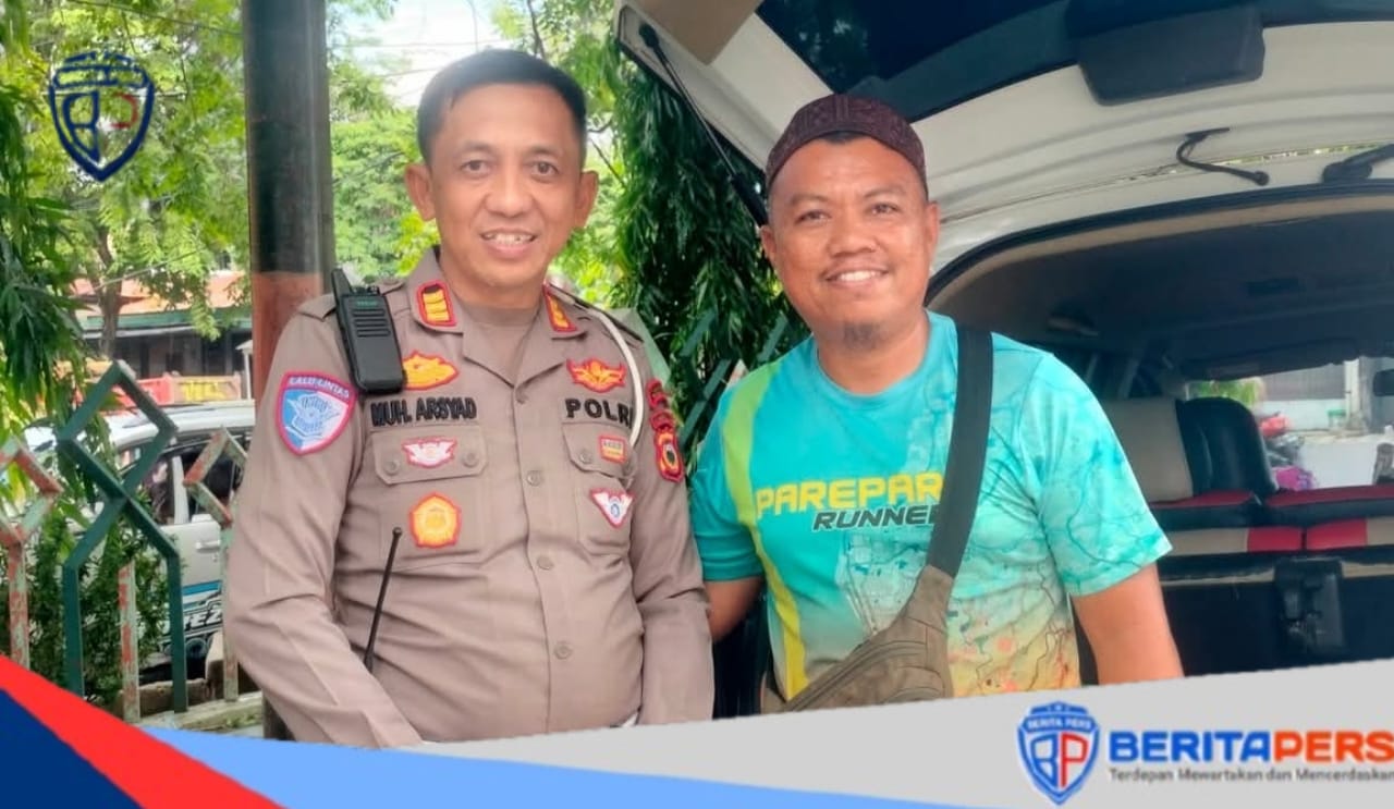 Kasat Lantas Beri Edukasi kepada Pedagang Pinggir Jalan, Dapat Apresiasi dan Pesan Moral