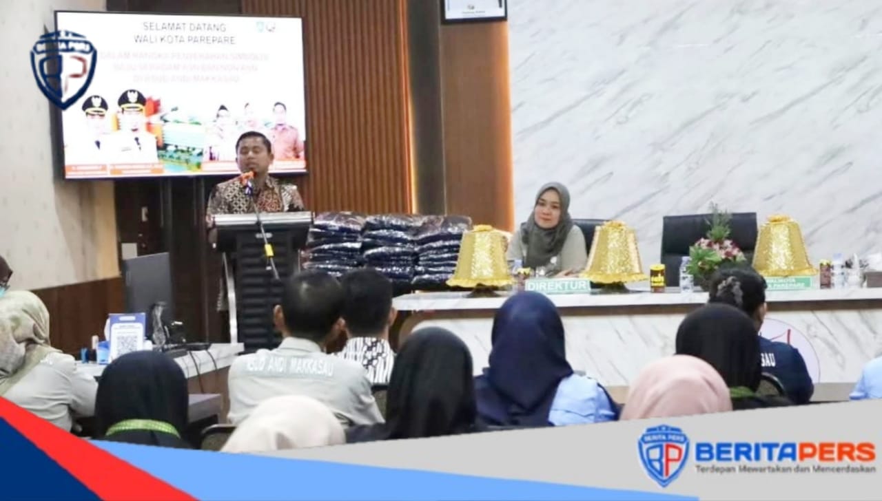 Walikota Serahkan Seragam Baru bagi ASN dan Non ASN RSUD Andi Makkasau