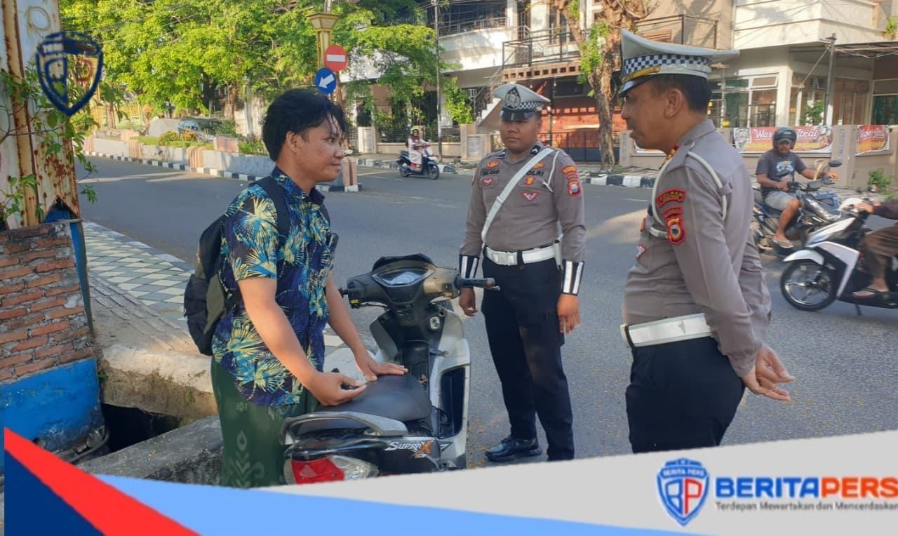 Kasat Lantas Polres Parepare Ingatkan Warga Tentang Bahaya Handphone Berkendara