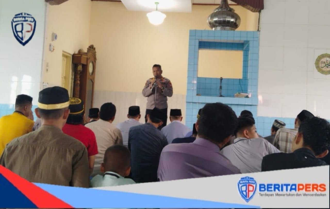 Safari Jumat Polsek Bacukiki di Masjid Al-Mutaqaddimin, Ingatkan Warga Waspada Bahaya Kebakaran