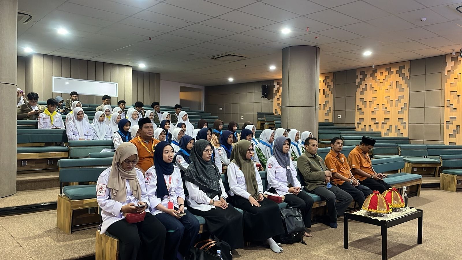 Satu Aksi, Seribu Kebaikan, PMR Athirah Ajak Siswa SMP se Kota Makassar Ikut Kegiatan Workshop