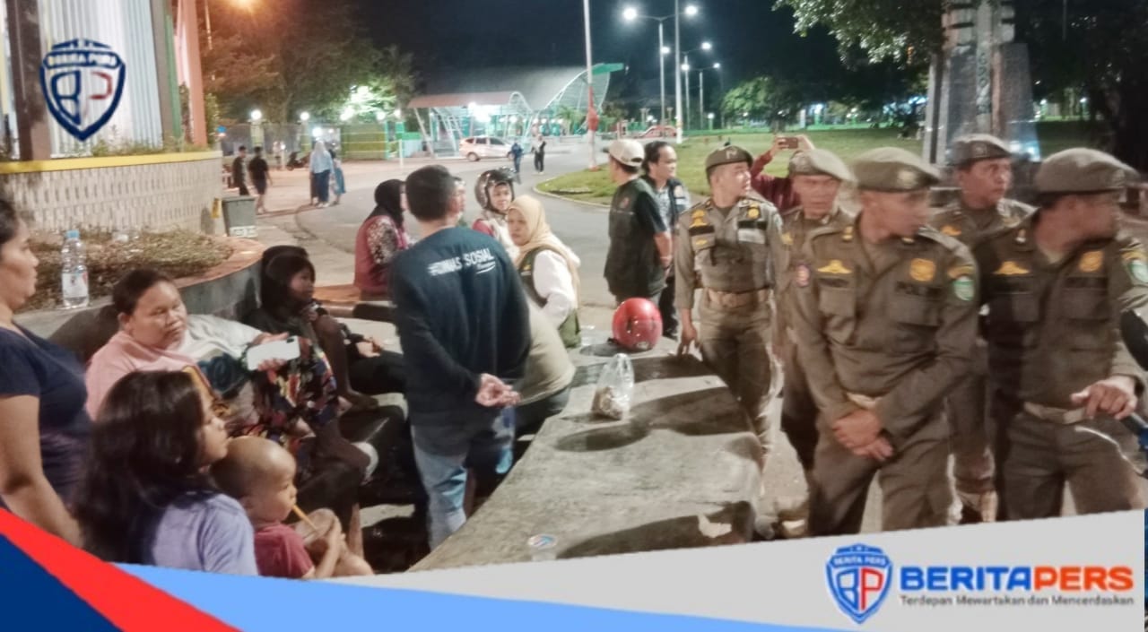 Satpol PP Tertibkan Gepeng dan Anak Jalanan di Area Senggol dan Tugu Adipura