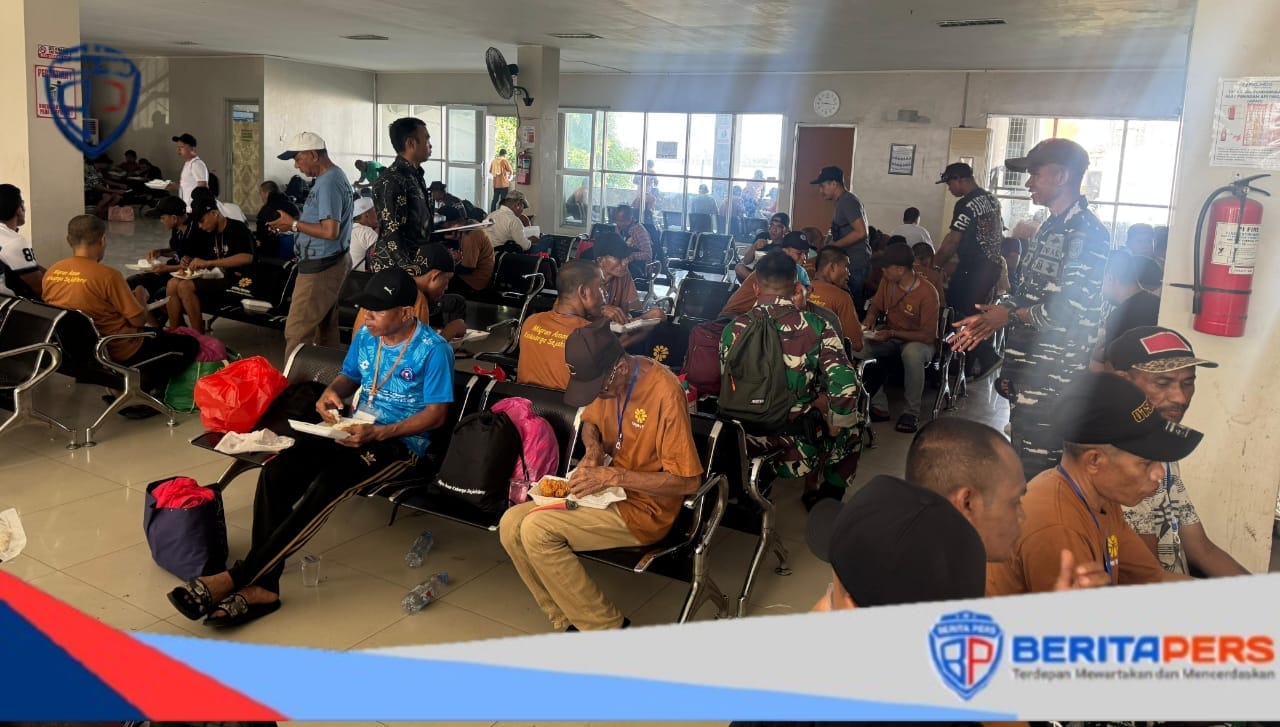 Pos TNI AL Pinrang Monitoring Kedatangan 139 Pekerja Migran Indonesia dari Malaysia