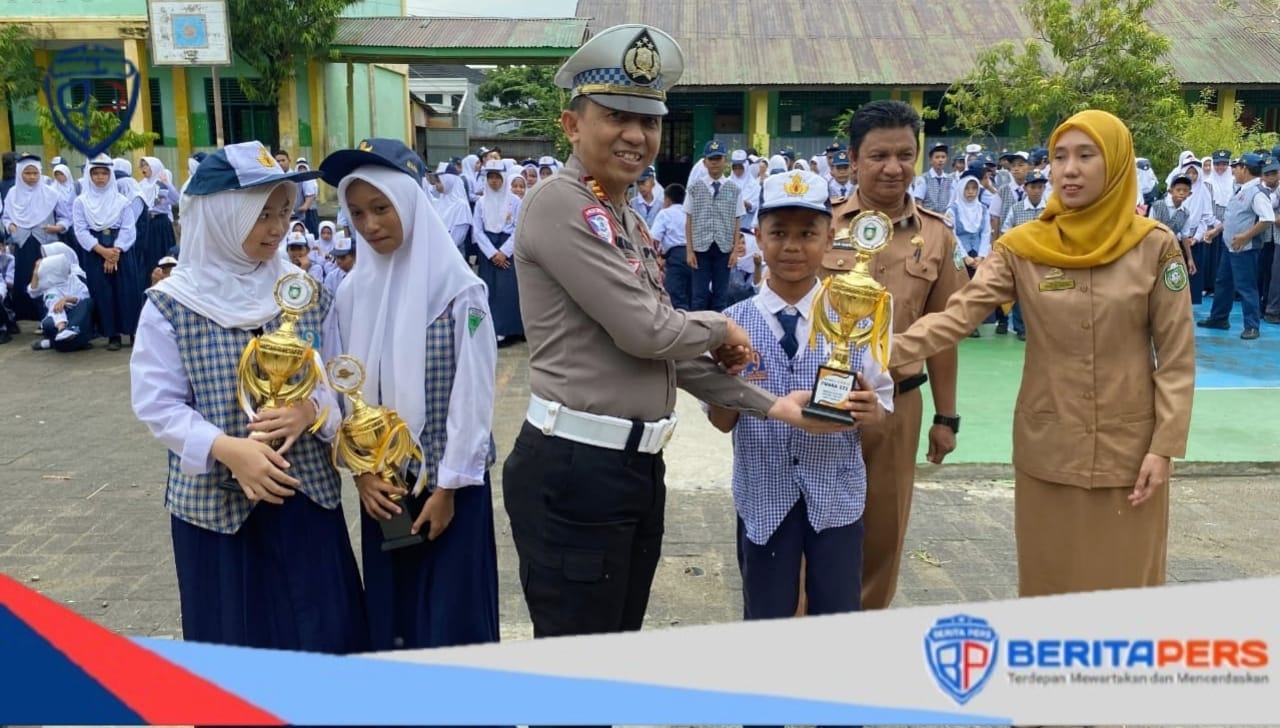 Police Goes To School di SMPN 9, Kasat Lantas Serukan Kewajiban Penggunaan Helm