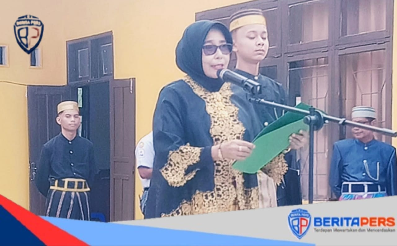 Keluarga Besar UPT SMAN 10 Pinrang Rayakan Hari Sumpah Pemuda dengan Balutan Baju Adat