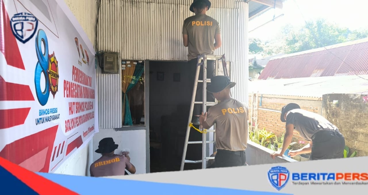 Menjelang HUT ke-80, Batalyon B Pelopor Satuan Brimob Gelar Baksos Pengecatan Rumah Warga