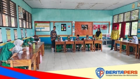 MIN Pinrang Gelar Ujian Semester Berbasis Android, Hari Pertama Berjalan Lancar