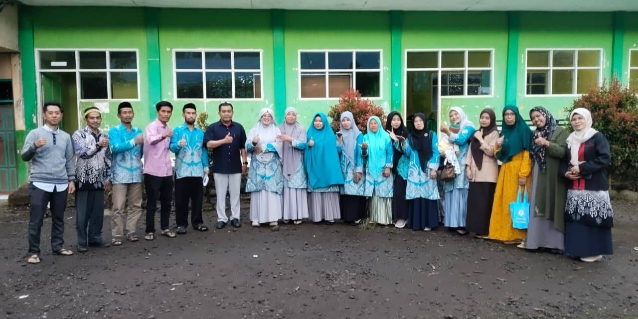 Mengubah Kelas Menjadi Panggung Motivasi: Guru-Guru Bolaromang Belajar Rahasia Hypnoteaching