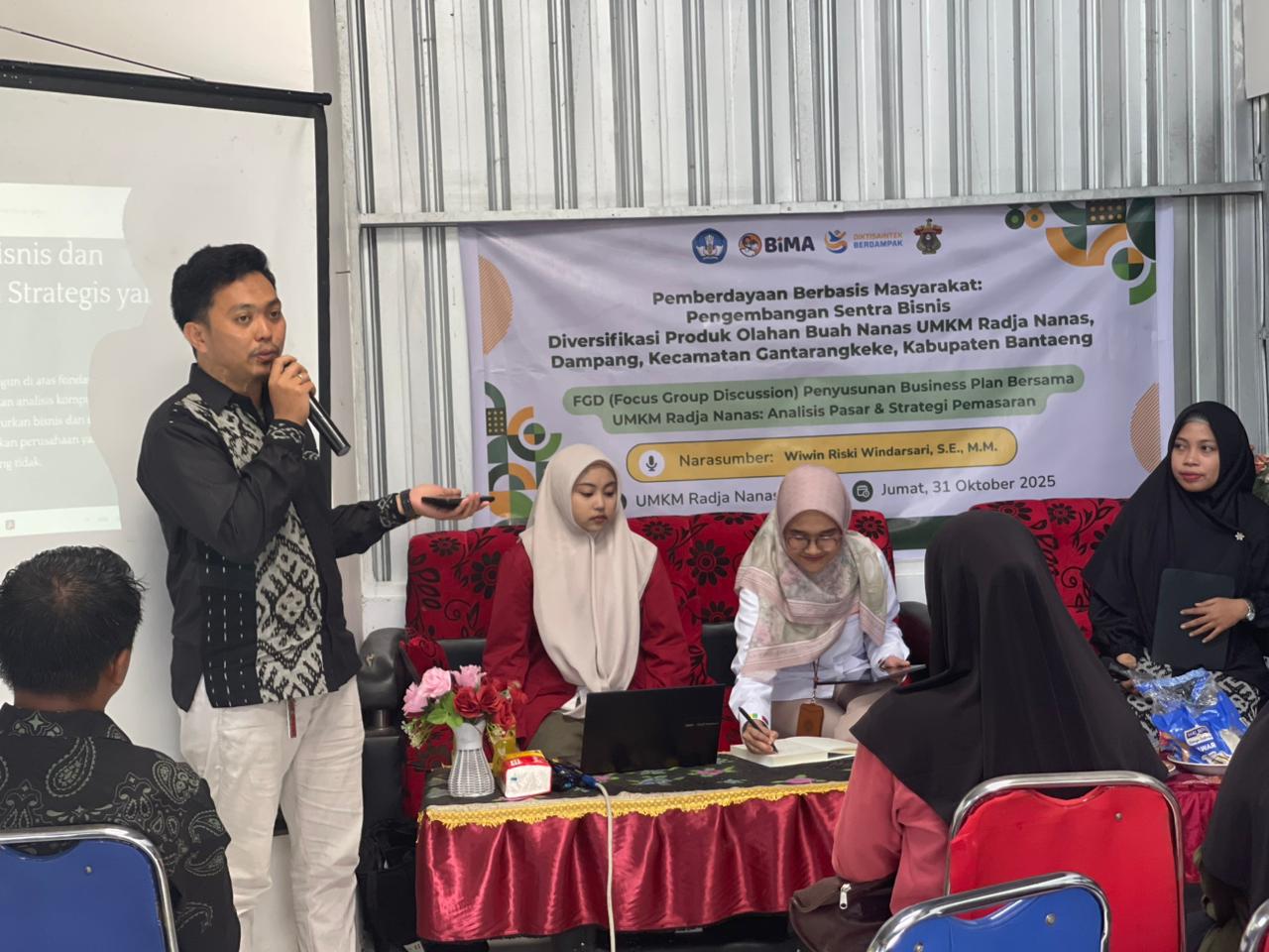 FGD Penyusunan Business Plan UMKM Radja Nanas Dorong Diversifikasi Produk dan Strategi Pemasaran