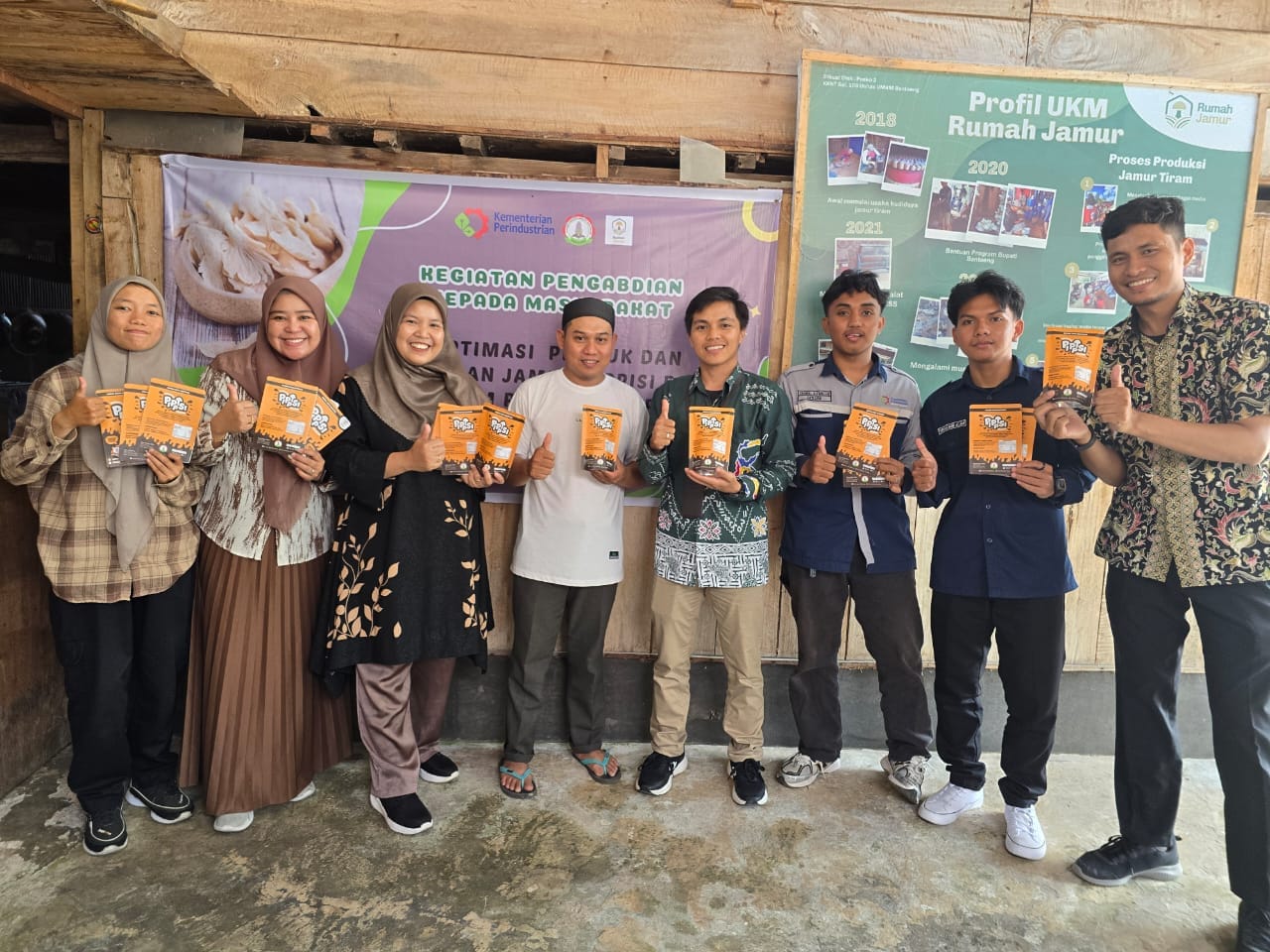 AK Manufaktur Bantaeng Dukung IKM Ruma Jamur Pippisi dalam Optimalisasi Produk dan Kemasan