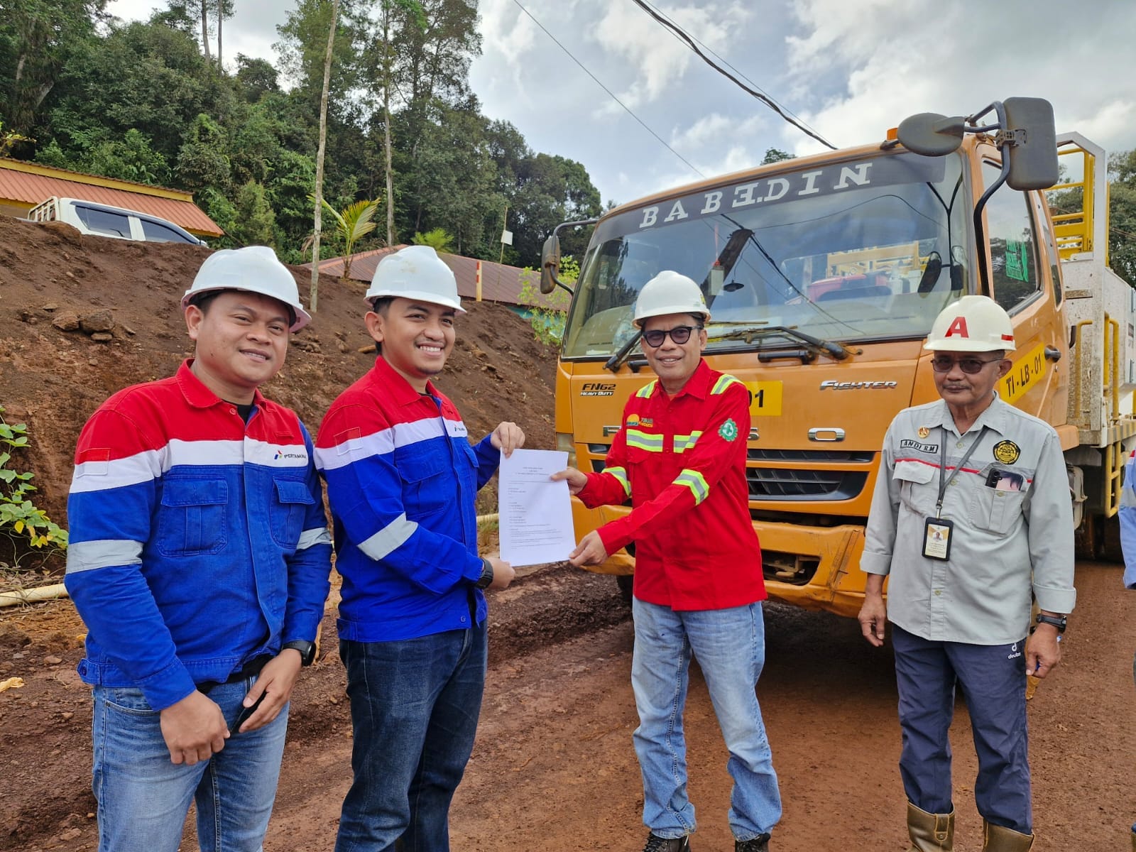 PT Pertamina Lubricants Serahkan Fasilitas Lube Truck kepada PT Tiran Nusantara Group untuk Mendukung Operasional Pertambangan