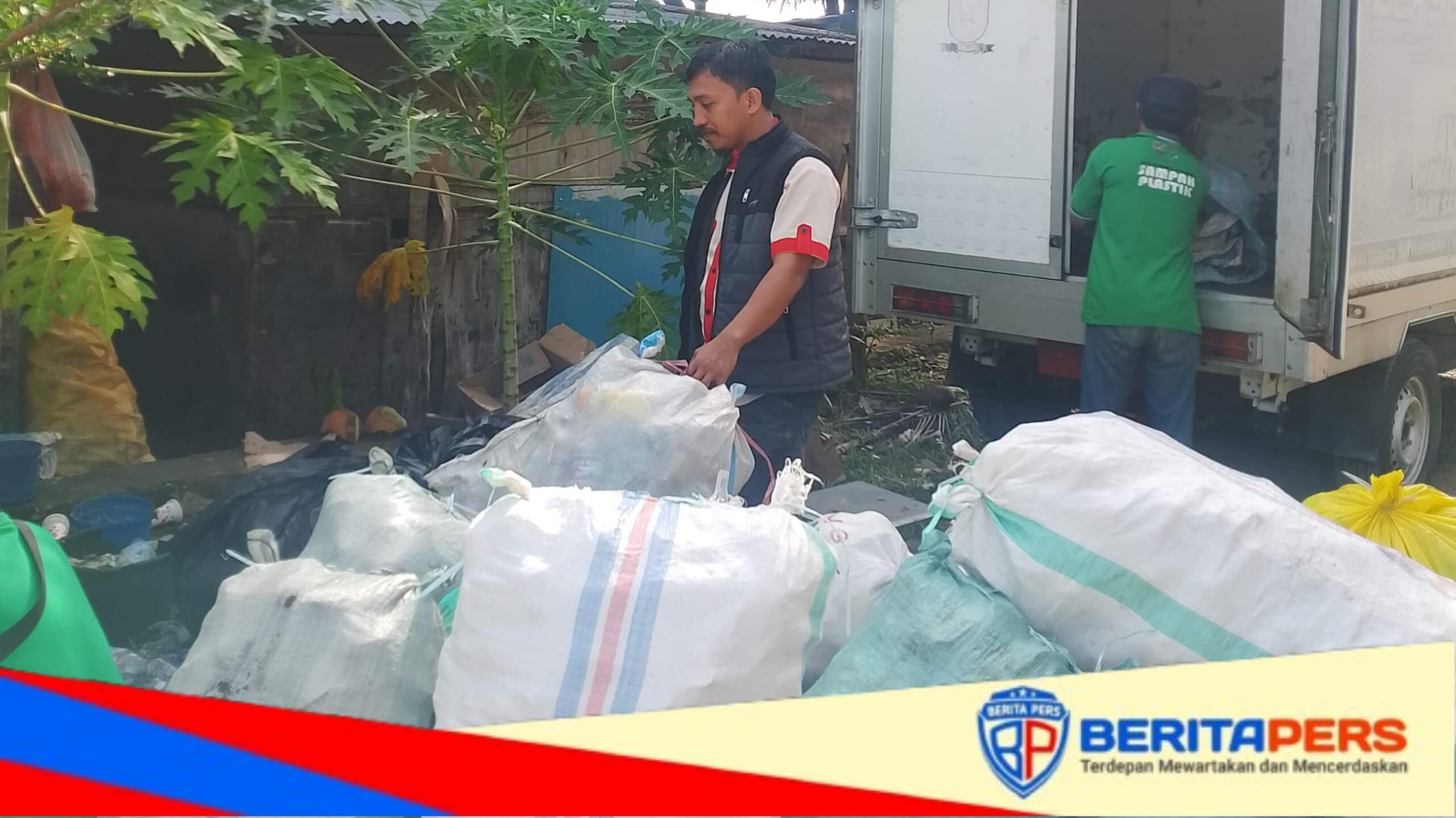 Sulap Limbah Jadi Berkah: Bank Sampah Pasimarannu Sinjai Timur, Tembus Penjualan 300 Kg