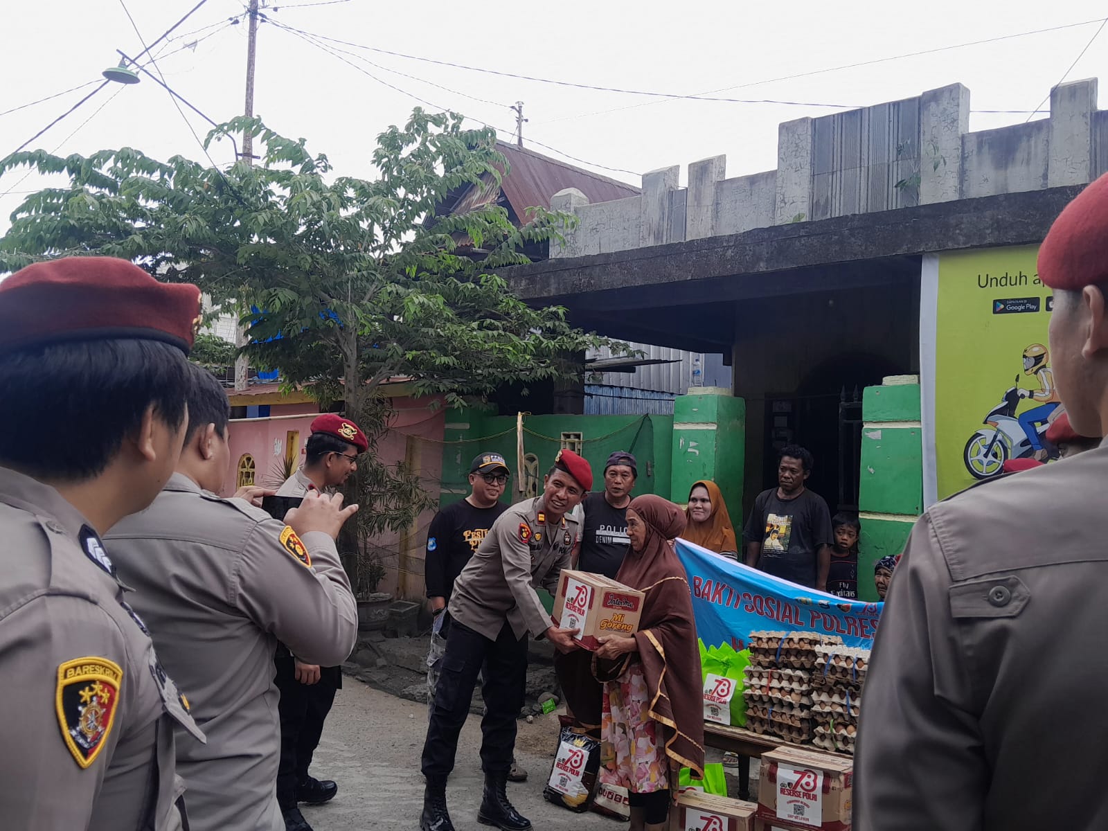 Polres Bulukumba Gelar Silaturrahim, Salurkan Sembako di Kasimpureng
