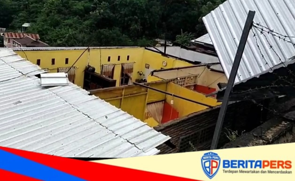 Angin Kencang Tengah Malam Rusak Parah Rumah Warga di Cappa Galung