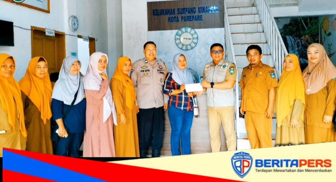 Camat Bacukiki Barat Serahkan Insentif Transport Secara Simbolis Ke RT/RW, Aparat, dan Tokoh Agama