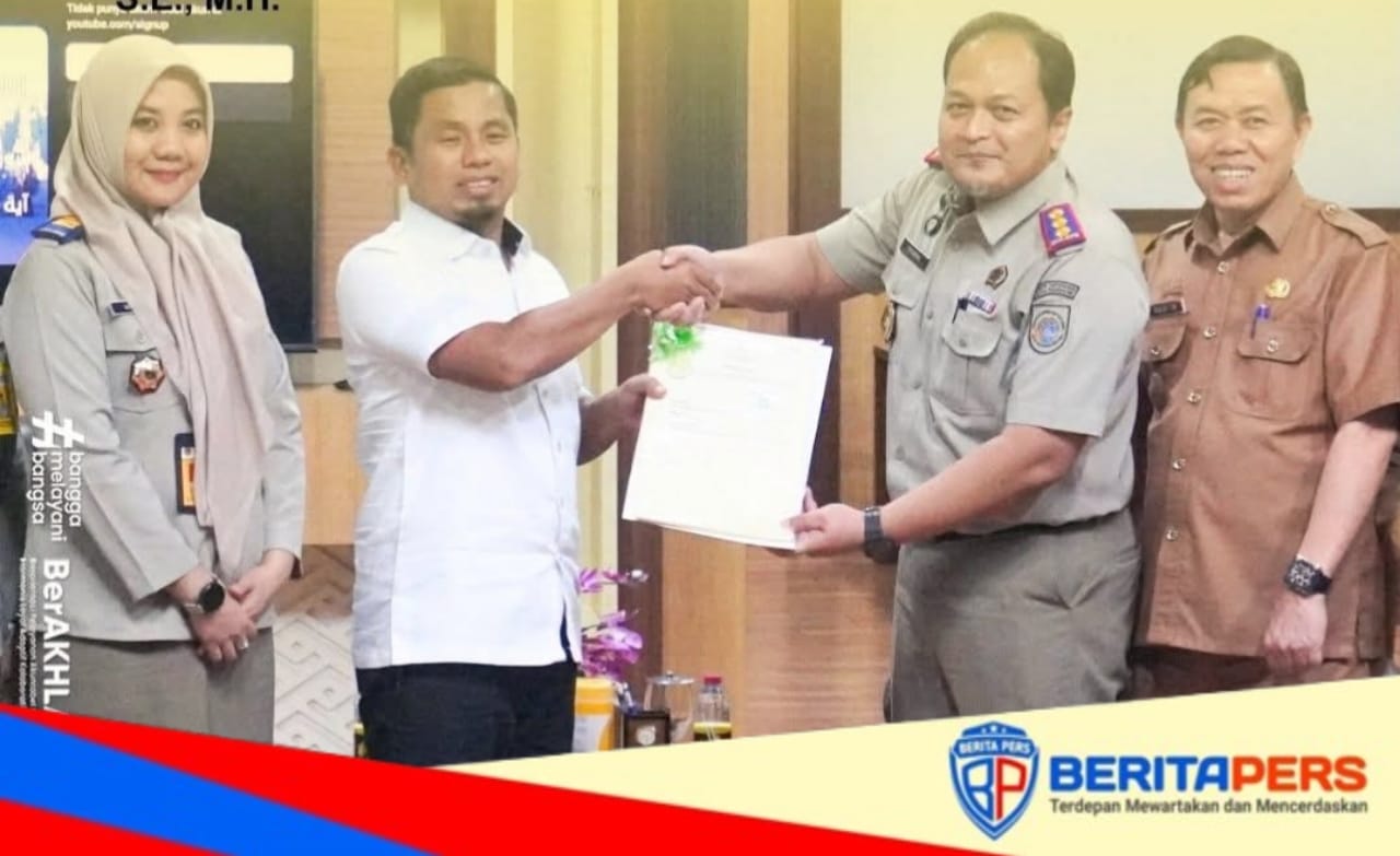 Walikota Parepare Terima Sertipikat Aset Pemda dari Kantor Pertanahan