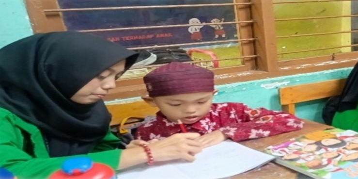 Meniti Huruf demi Huruf: Menguatkan Literasi Anak di Bangku Madrasah Ibtidaiyah (Catatan Pengabdian di MI Manggarupi)