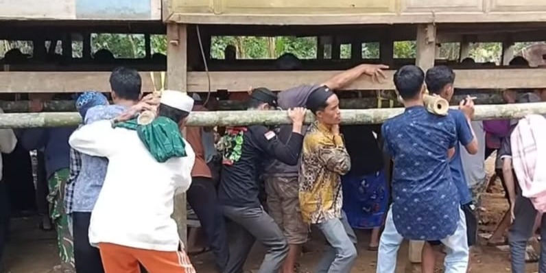Bolaromang: Tempat di Mana “Harta Karun” Bukanlah Emas, Melainkan Kebersamaan