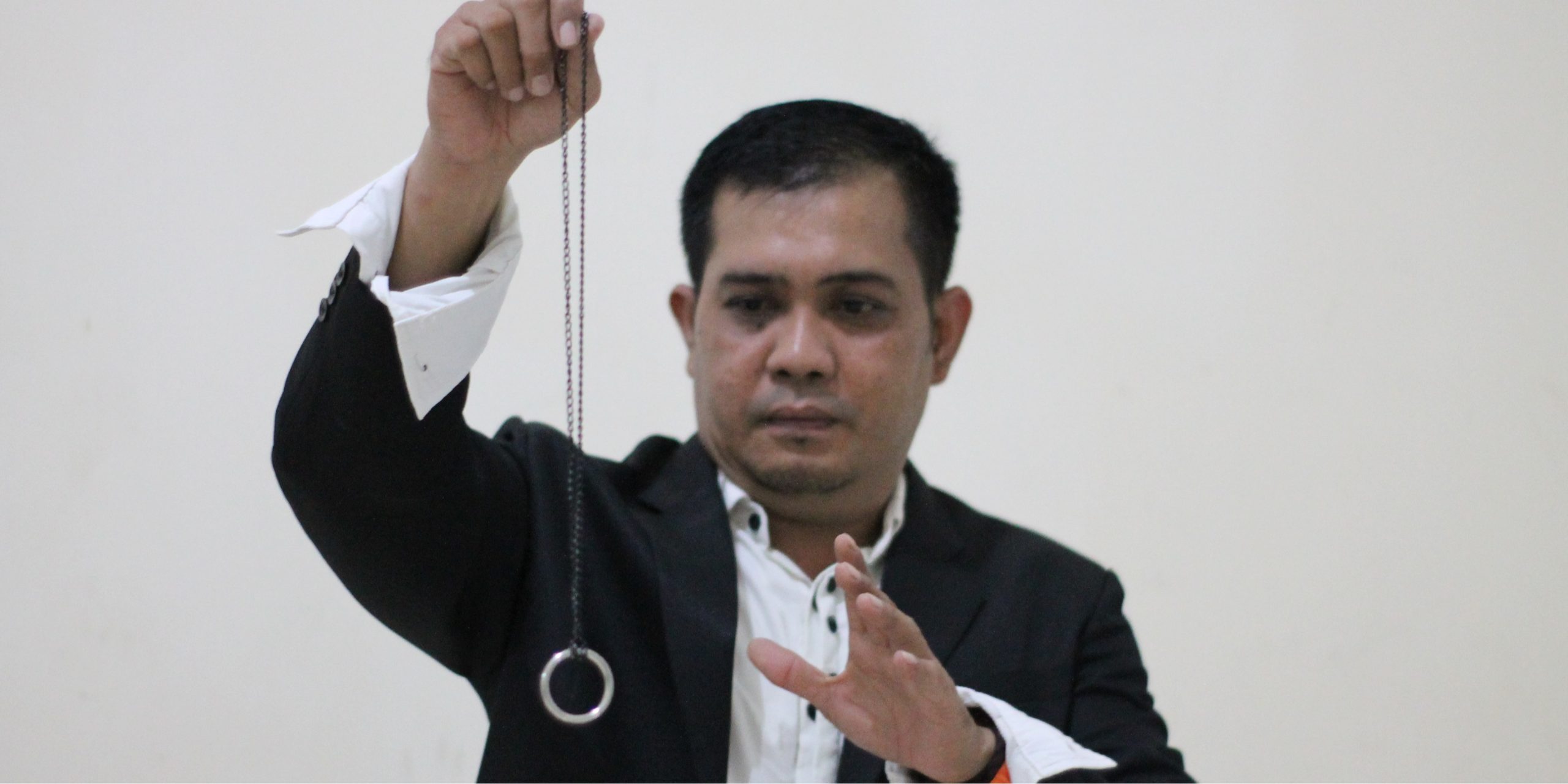 Bedah Pikiran: Jangan Salah Kaprah! Hypnoteaching Bukan Sekadar “Sulap” di Kelas