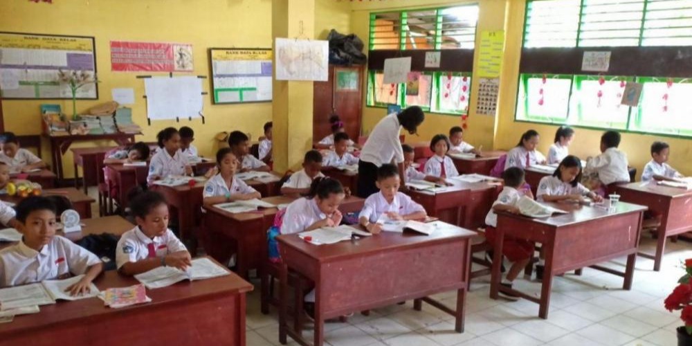 PAI Kontekstual di Sekolah: Bentangan Penerapan Pembelajaran Kontekstual pada Pembelajaran PAI di Sekolah: Kontekstual Minimal hingga Kontekstual Komprehensif. Maruki 2 Bagian (2)