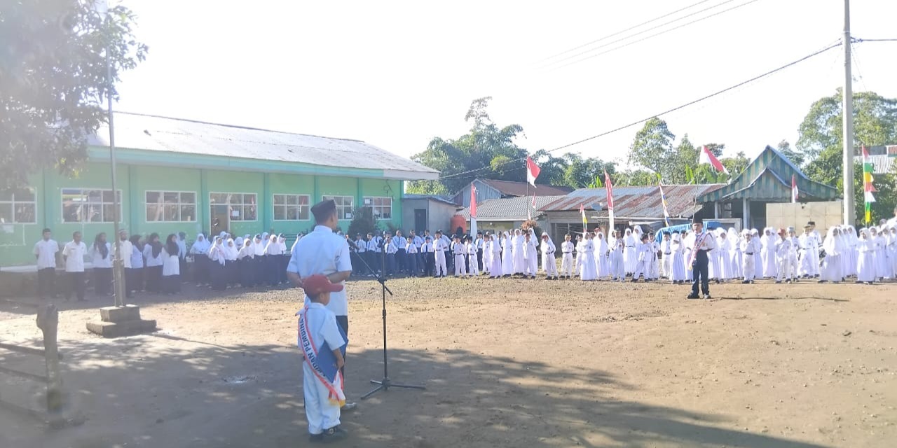Upacara Bendera: Simbol Kedisiplinan dan Awal Baru di Madrasah Ma’arif Bolaromang