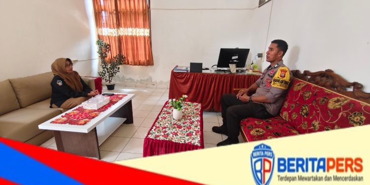 Bhabinkamtibmas Lanrisang Perkuat Sinergi Keamanan Sekolah Melalui Silaturahmi di SMA Negeri 10 Pinrang