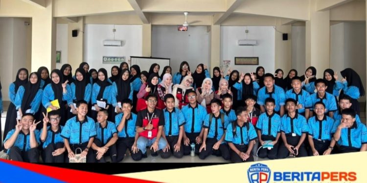 Mahasiswa KKNT Unhas Edukasi Bahaya Kekerasan Seksual Pernikahan Dini SMAN 2 Parepare