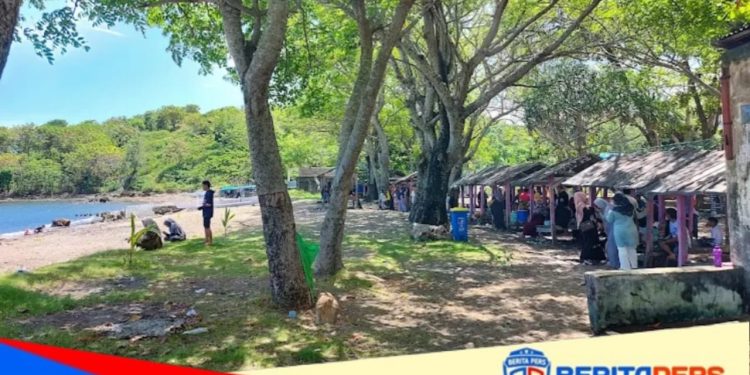 Pelajar SMK Negeri 2 Parepare Hilang Terseret Ombak di Pantai Lumpue