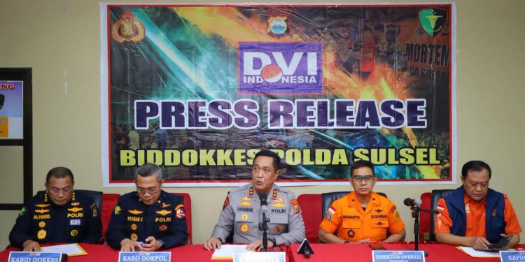 Biddokkes Polda Sulsel Gelar Konferensi Pers Hasil Identifikasi Korban Kecelakaan Pesawat ATR 42-500