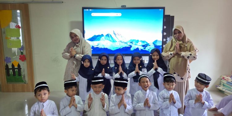 Langit Ketujuh, Kisah Isra Mi’raj Anak TK Athirah