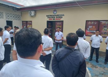 Pastikan Personel Bersih dari Narkoba, Satresnarkoba Polres Gowa Jalani Tes Urine