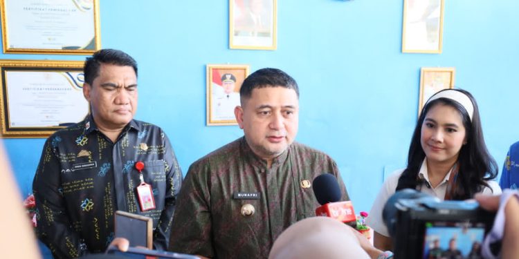 Dampingi Isyana Oka, Walikota Munafri Tegaskan Komitmen Makassar Wujudkan Generasi Emas 2045