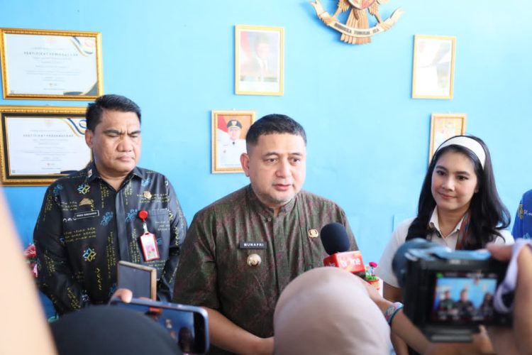 Dampingi Isyana Oka, Walikota Munafri Tegaskan Komitmen Makassar Wujudkan Generasi Emas 2045