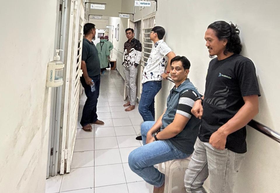 Kompol Mustari Tunjukkan Empati, Jenguk Ipda Syawaluddin dan Anak Aipda Kamaluddin