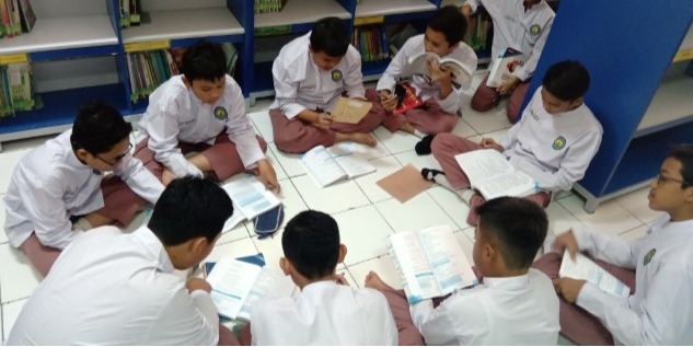 Model Pembelajaran Koperatif dan Kolaboratif berorientasi Islami: peta jalan membangun budaya akademik dan sikap religius mahasiswa di Perguruan Tinggi (Maruki 2 Bagian 4)