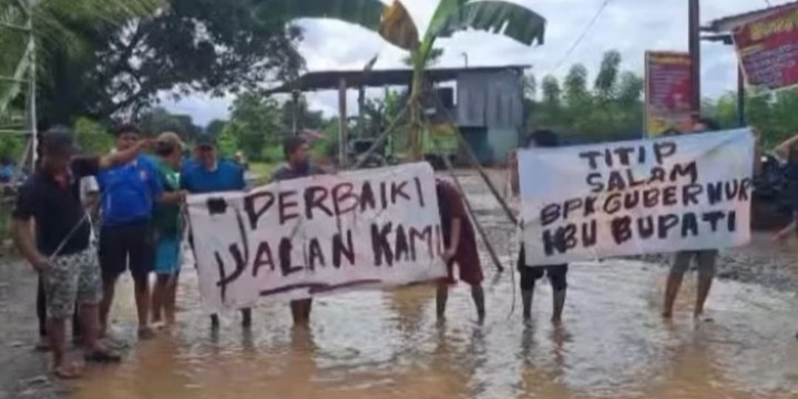 Lima Tahun Terbengkalai, Jalan Poros Pallangga Sapaya Butuh Perhatian Serius