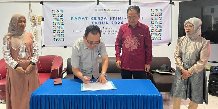 STIMI YAPMI Makassar Fokus pada Sasaran Mutu, Dr. Ibrahim Syah Resmi Tutup Rapat Kerja 2026