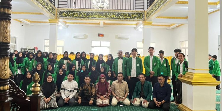 Perkuat Sinergi Akademik, FTK UIN Alauddin Makassar Serahkan 103 Mahasiswa PLP 1 di MTs Ash-Shalihin