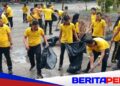 Wujudkan Lingkungan Asri, Polda Babel Gelar Aksi Bersih-Bersih di Alun-Alun Taman Merdeka Pangkalpinang